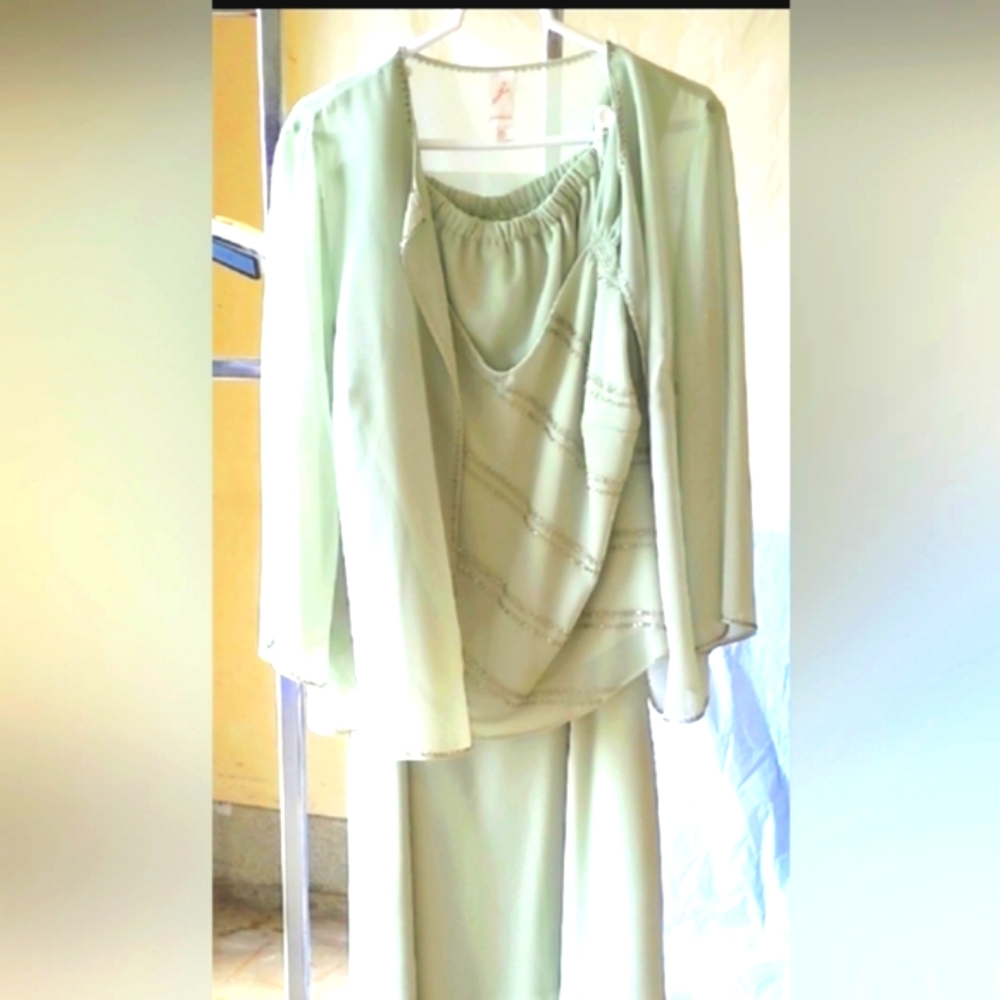 Studio Pale Green Ensemble